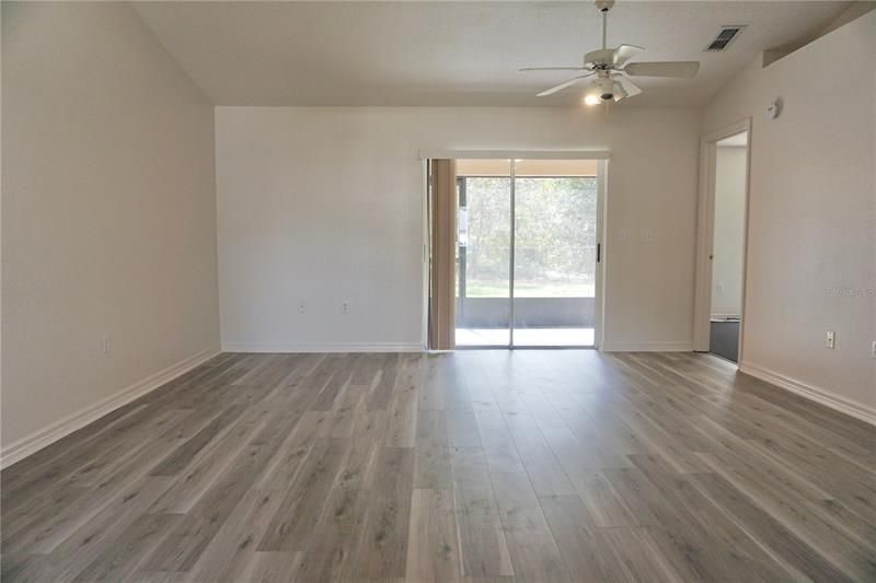 Recently Rented: $1,300 (2 beds, 2 baths, 1023 Square Feet)