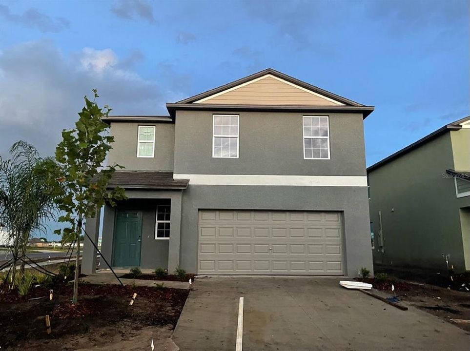 Недавно продано: $349,440 (4 спален, 2 ванн, 1870 Квадратных фут)