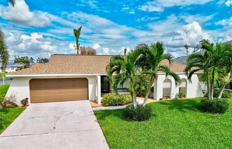 Recently Sold: $799,900 (3 beds, 2 baths, 1959 Square Feet)