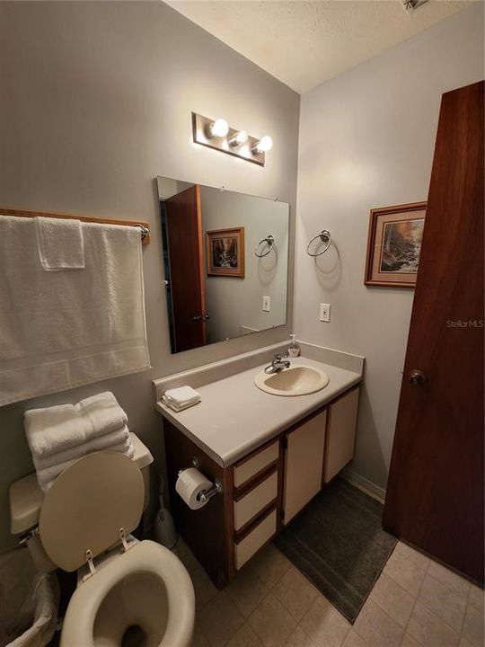 最近售出: $385,000 (2 贝兹, 2 浴室, 1008 平方英尺)