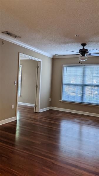 Recently Rented: $1,495 (2 beds, 1 baths, 830 Square Feet)