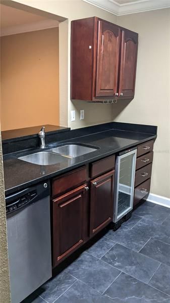 Recently Rented: $1,495 (2 beds, 1 baths, 830 Square Feet)