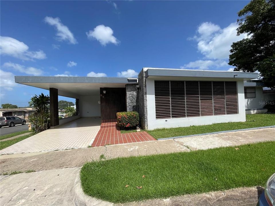 Vendido Recientemente: $185,000 (3 camas, 3 baños, 1686 Pies cuadrados)