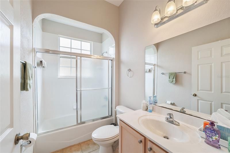 For Sale: $305,000 (2 beds, 2 baths, 1638 Square Feet)