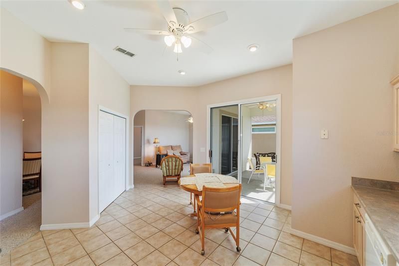 For Sale: $305,000 (2 beds, 2 baths, 1638 Square Feet)