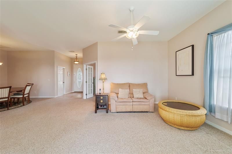 For Sale: $315,000 (2 beds, 2 baths, 1638 Square Feet)