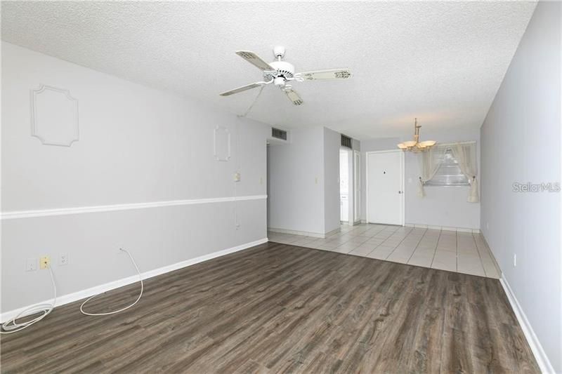 Recently Rented: $1,200 (1 beds, 1 baths, 816 Square Feet)