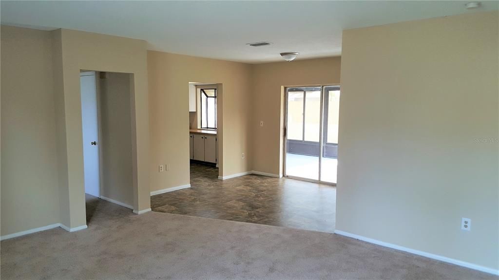 Recently Rented: $1,950 (2 beds, 2 baths, 1200 Square Feet)