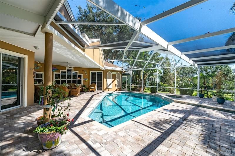 Recently Sold: $1,275,000 (4 beds, 3 baths, 2964 Square Feet)