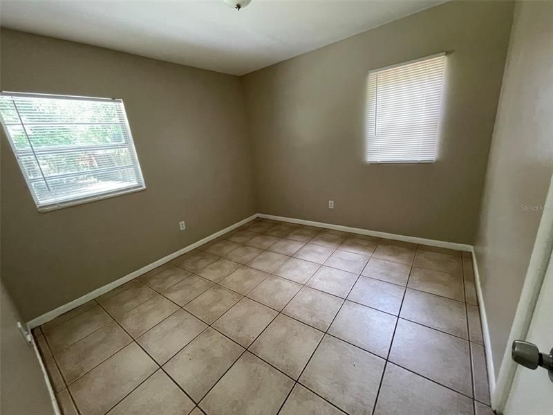 Recently Rented: $1,500 (3 beds, 1 baths, 816 Square Feet)
