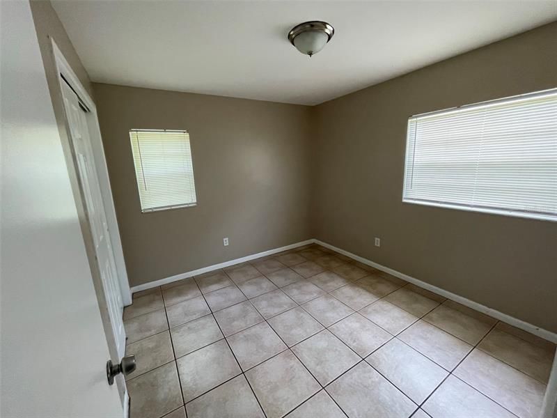 Recently Rented: $1,500 (3 beds, 1 baths, 816 Square Feet)