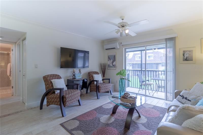 Recently Sold: $409,900 (2 beds, 1 baths, 722 Square Feet)