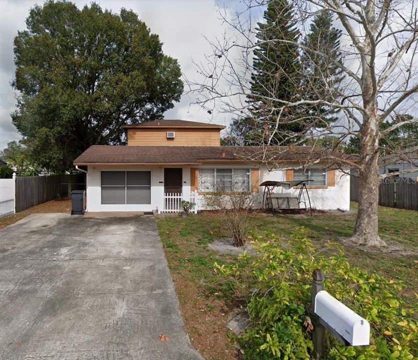 Недавно продано: $270,000 (4 спален, 2 ванн, 1610 Квадратных фут)