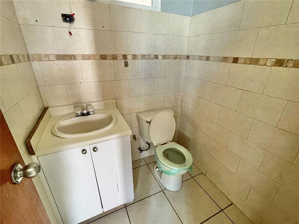 Vendido Recientemente: $181,000 (4 camas, 2 baños, 1720 Pies cuadrados)