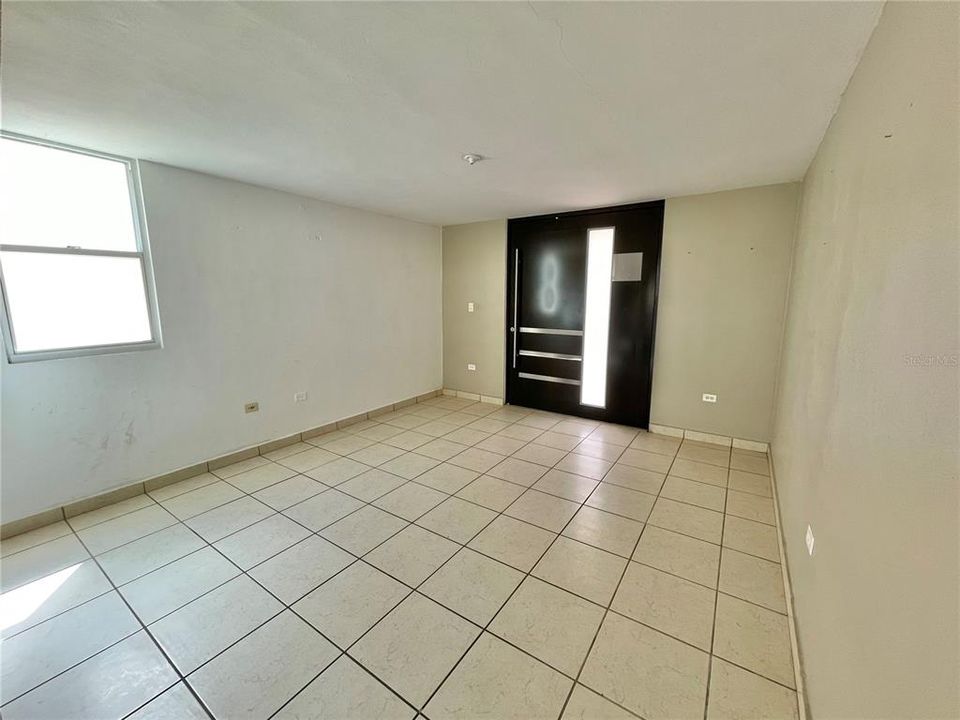 Vendido Recientemente: $181,000 (4 camas, 2 baños, 1720 Pies cuadrados)