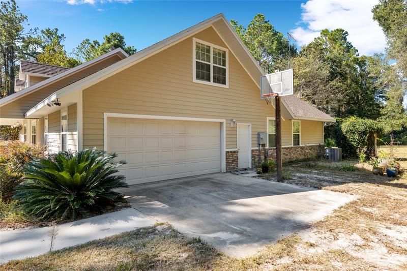 Recently Sold: $459,000 (4 beds, 2 baths, 2363 Square Feet)