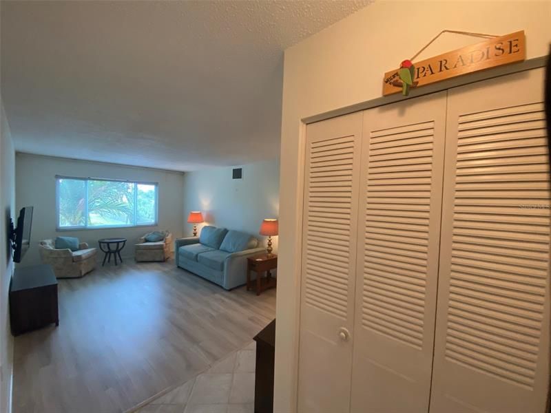 Recently Rented: $1,850 (1 beds, 1 baths, 695 Square Feet)