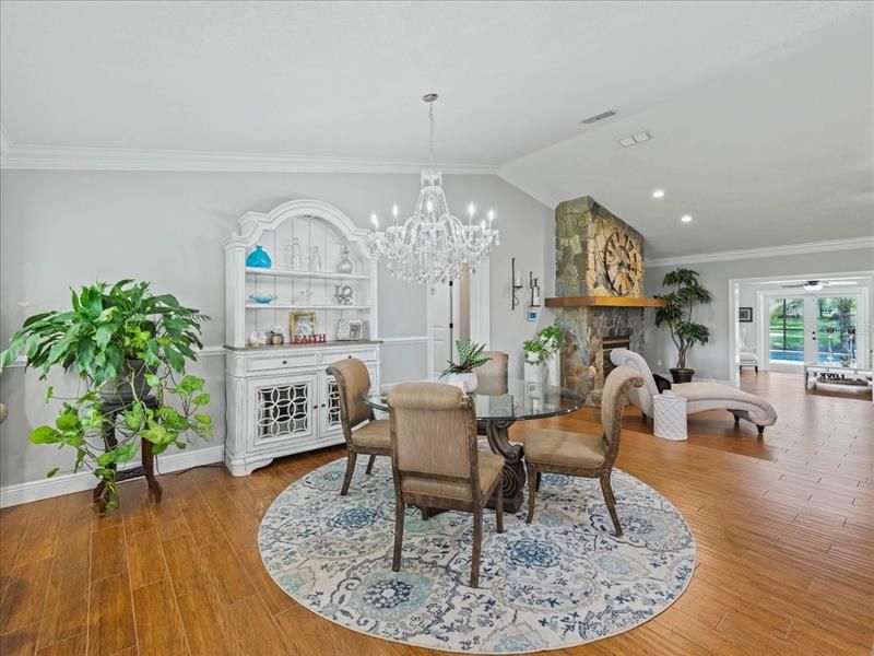 Recently Sold: $685,000 (3 beds, 2 baths, 2698 Square Feet)