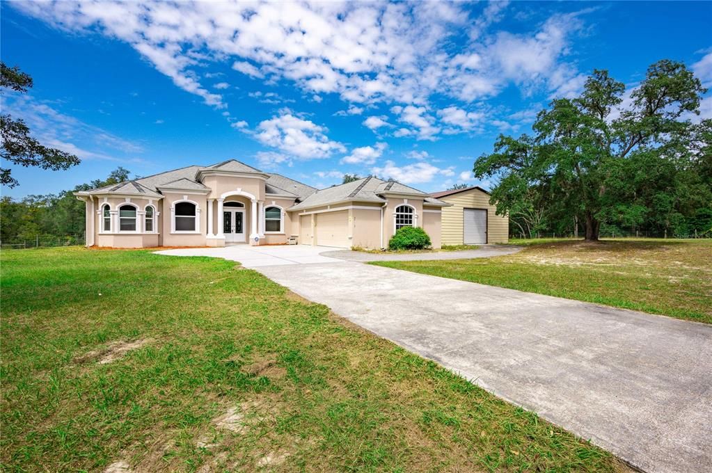 Recently Sold: $649,000 (4 beds, 3 baths, 3181 Square Feet)