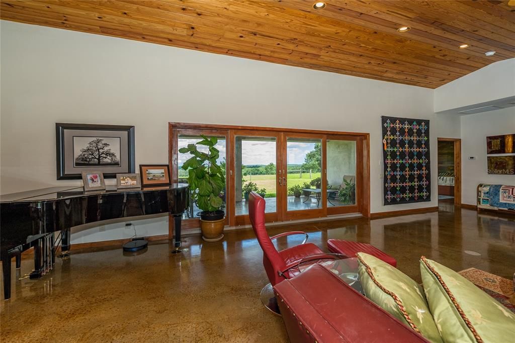 Recently Sold: $1,995,000 (3 beds, 2 baths, 2122 Square Feet)