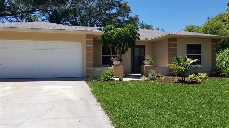 Recently Rented: $2,395 (3 beds, 2 baths, 1572 Square Feet)