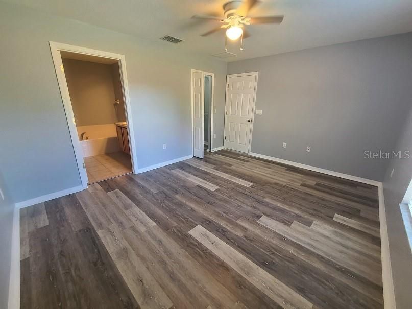 Recently Rented: $1,900 (3 beds, 2 baths, 1655 Square Feet)