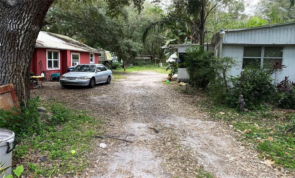 For Sale: $600,000 (4 beds, 2 baths, 606 Square Feet)