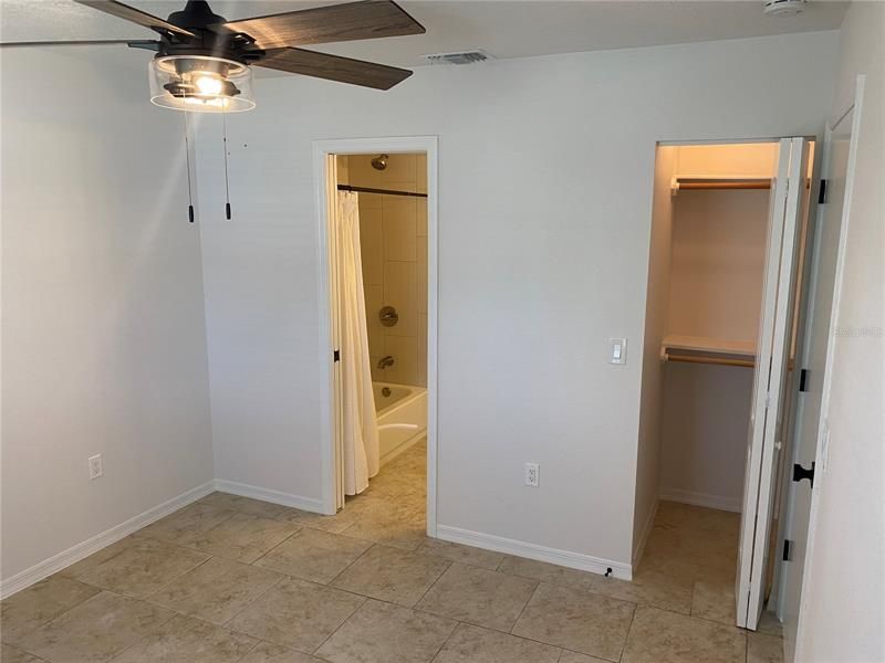 Recently Rented: $2,400 (2 beds, 2 baths, 947 Square Feet)