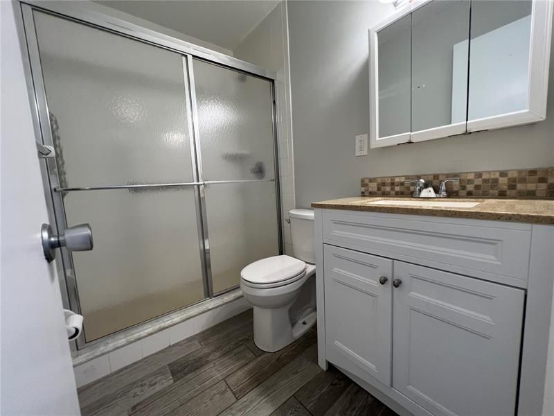 Недавно арендовано: $1,800 (2 спален, 1 ванн, 965 Квадратных фут)