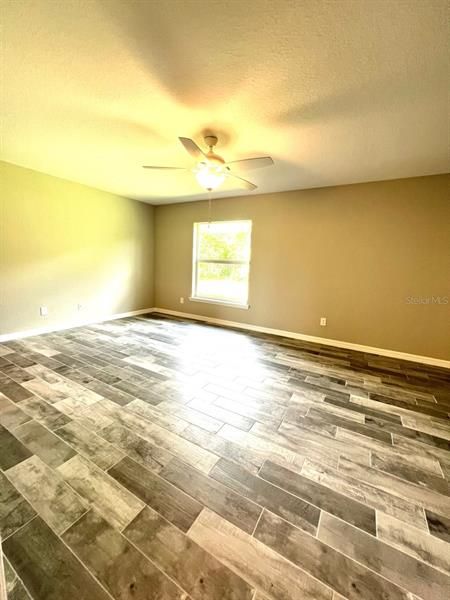 Recently Rented: $3,100 (3 beds, 2 baths, 1640 Square Feet)