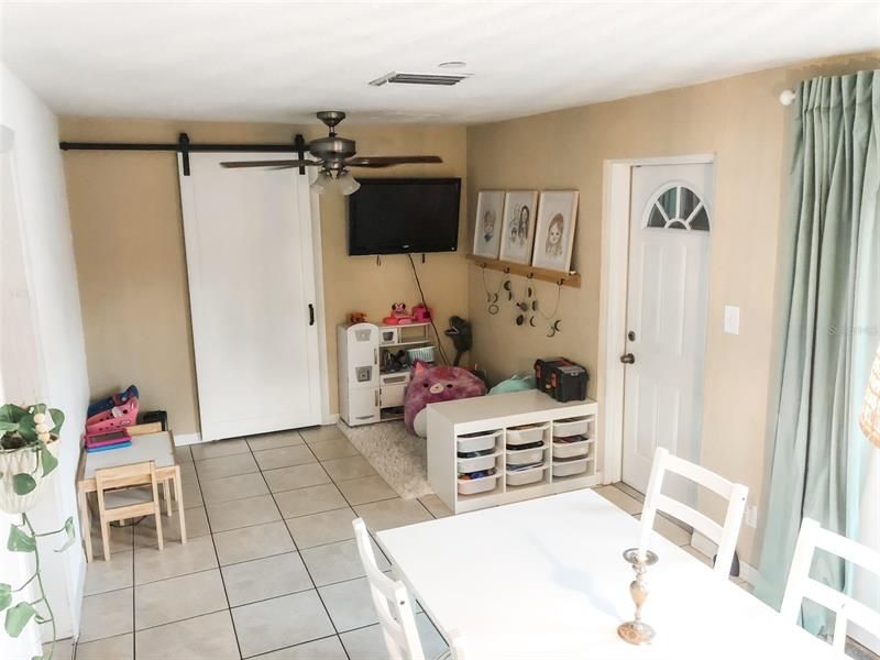 Recently Rented: $2,500 (3 beds, 1 baths, 1189 Square Feet)