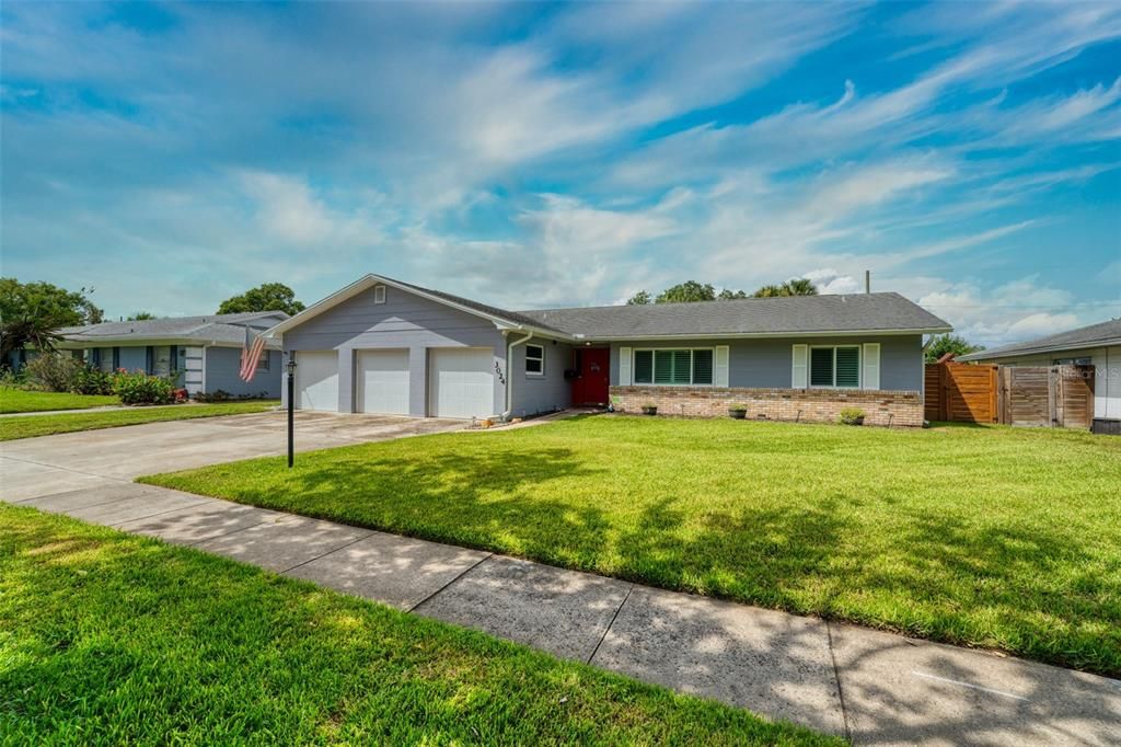 Recently Rented: $3,750 (3 beds, 2 baths, 2074 Square Feet)