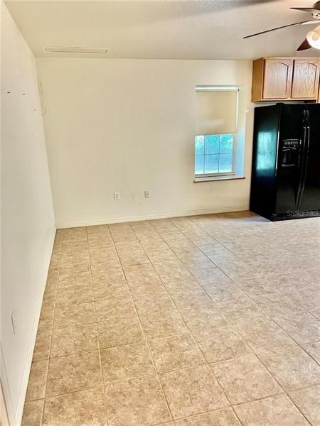 Active With Contract: $325,000 (2 beds, 2 baths, 1168 Square Feet)