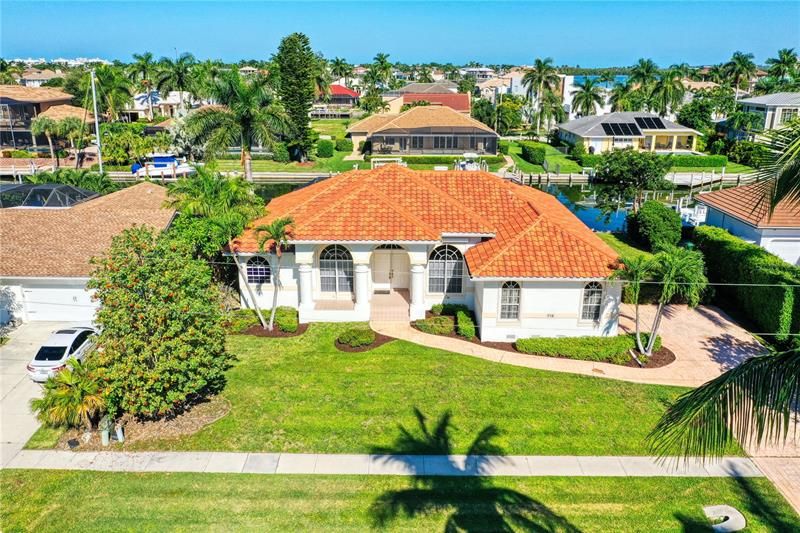 Recently Sold: $1,350,000 (3 beds, 2 baths, 1978 Square Feet)