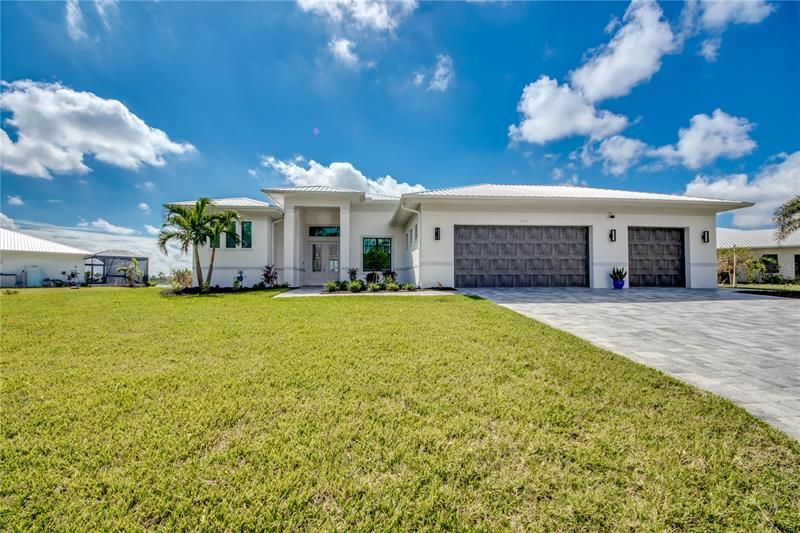Recently Sold: $1,275,000 (3 beds, 3 baths, 2777 Square Feet)