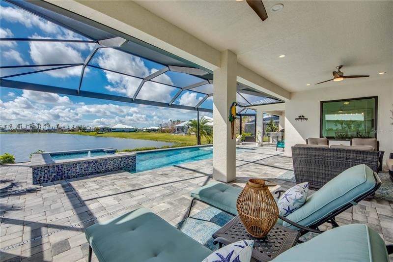 Lounge Area covered Lanai