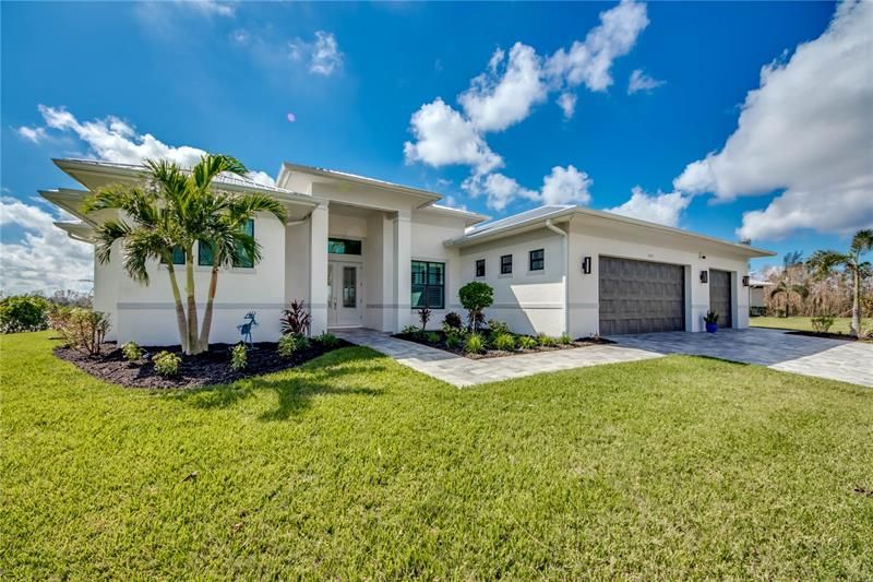 Recently Sold: $1,275,000 (3 beds, 3 baths, 2777 Square Feet)