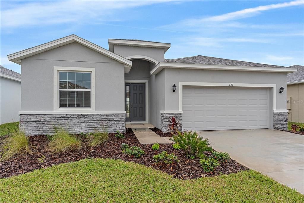 Vendido Recientemente: $409,990 (4 camas, 3 baños, 2047 Pies cuadrados)