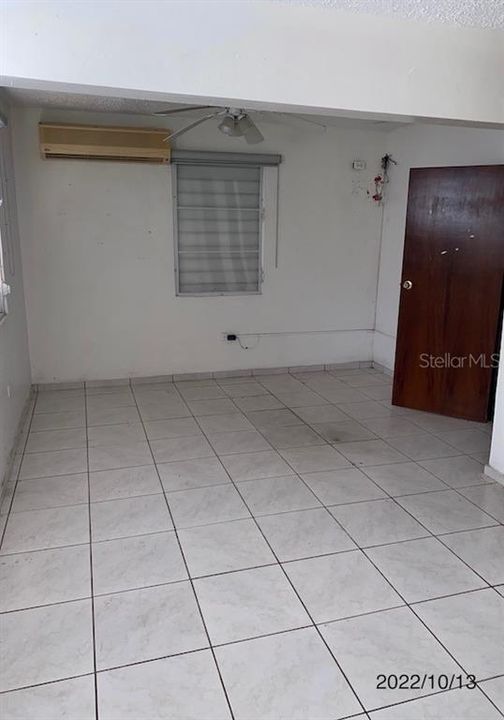 Vendido Recientemente: $52,400 (2 camas, 1 baños, 900 Pies cuadrados)