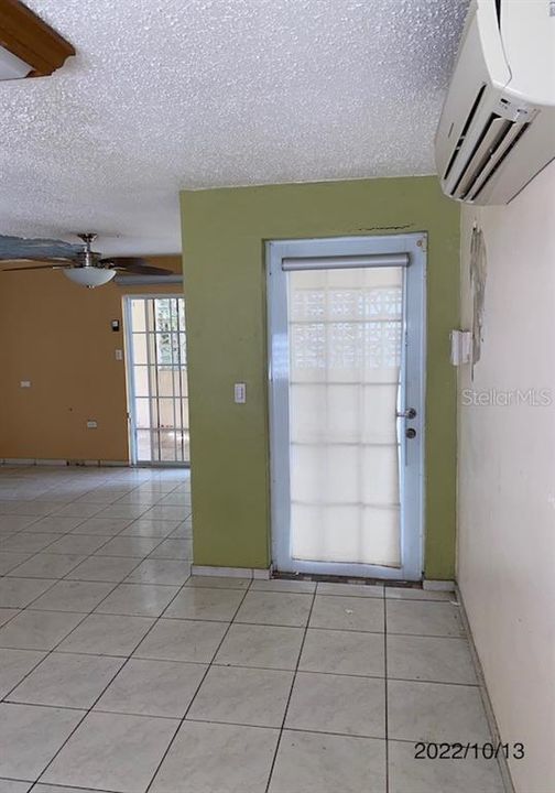 Vendido Recientemente: $52,400 (2 camas, 1 baños, 900 Pies cuadrados)