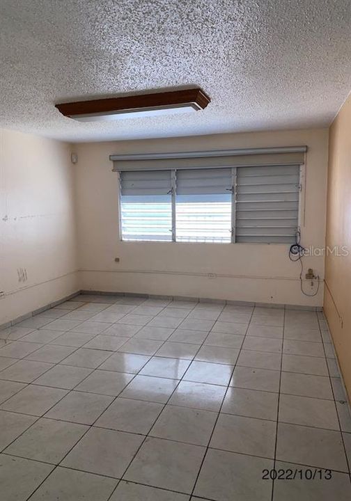 Vendido Recientemente: $52,400 (2 camas, 1 baños, 900 Pies cuadrados)