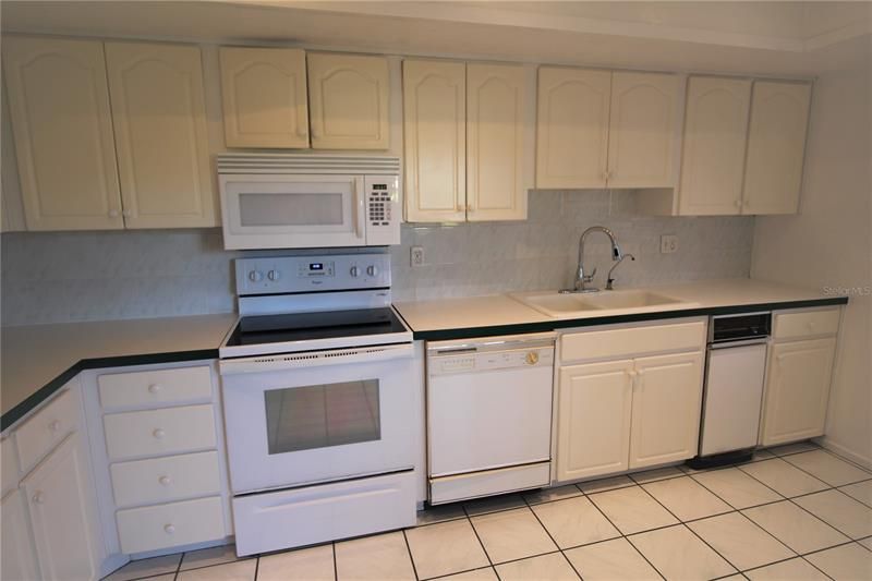 Recently Rented: $1,800 (2 beds, 2 baths, 1250 Square Feet)