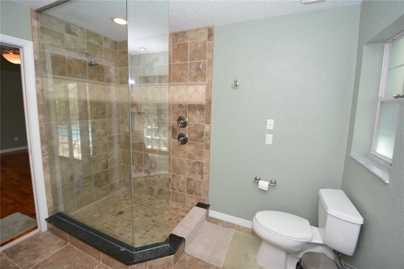 最近租的: $3,000 (3 贝兹, 2 浴室, 1832 平方英尺)