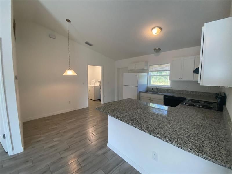 Recently Rented: $1,300 (3 beds, 2 baths, 1045 Square Feet)