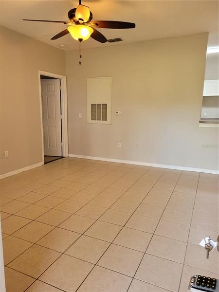 Recently Rented: $1,850 (3 beds, 2 baths, 1194 Square Feet)