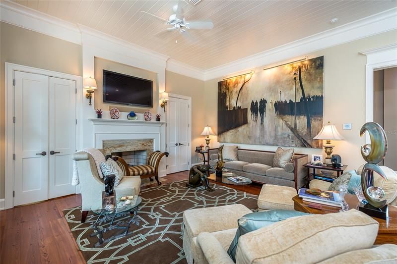 Recently Sold: $5,900,000 (4 beds, 3 baths, 3923 Square Feet)