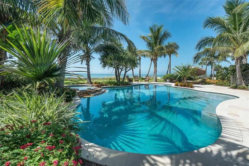 Recently Sold: $5,900,000 (4 beds, 3 baths, 3923 Square Feet)