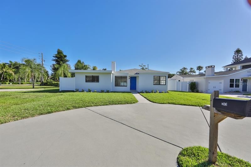 Recently Sold: $680,000 (3 beds, 3 baths, 1900 Square Feet)