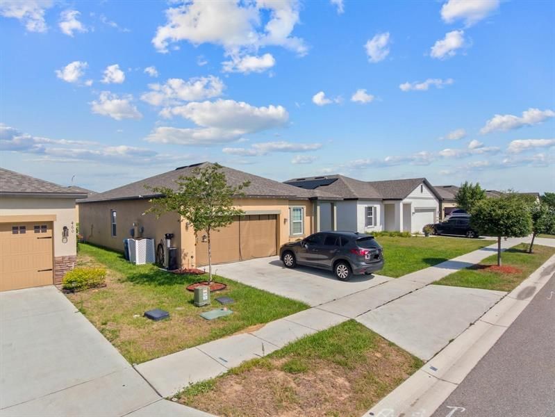 Active With Contract: $2,000 (3 beds, 2 baths, 1414 Square Feet)