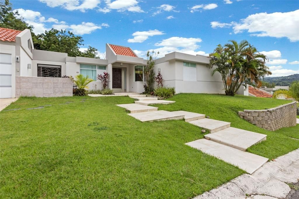 Recently Sold: $675,000 (5 beds, 3 baths, 3113 Square Feet)